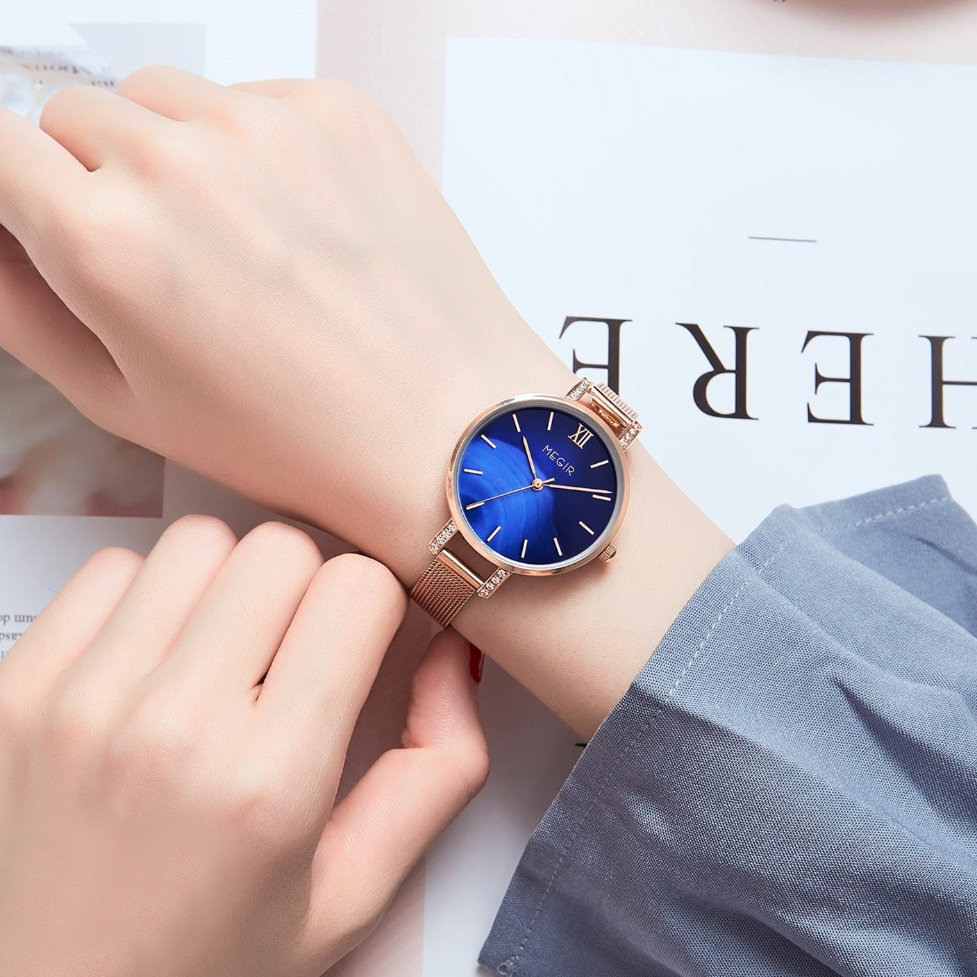 MEGIR Fashion Quartz Women Bracelet Watches Luxury Casual Ladies Dress Clock Female Steel Mesh Band Wristwatch Relogio Feminino 7002-2